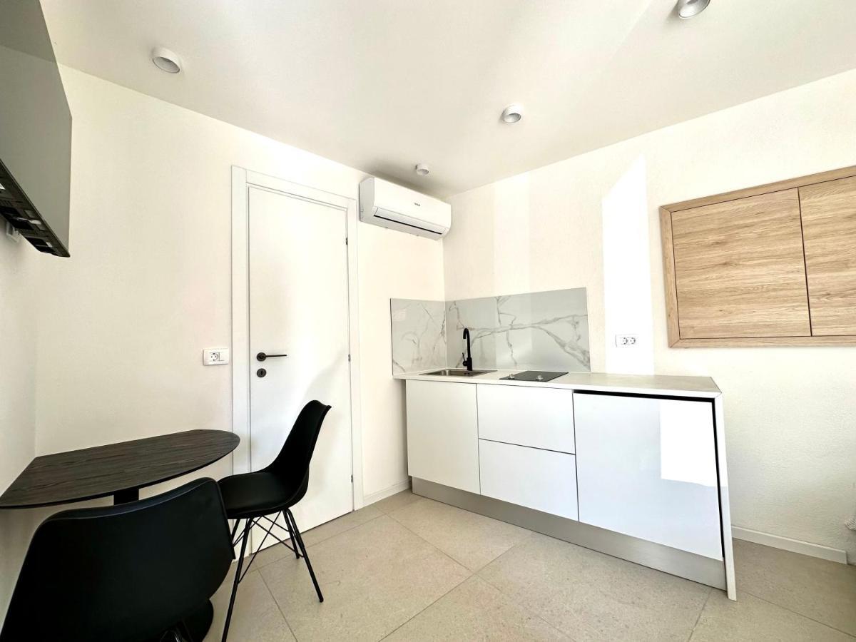 Damir Skomina Apartments Koper Bagian luar foto