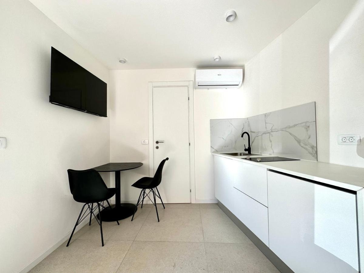 Damir Skomina Apartments Koper Bagian luar foto