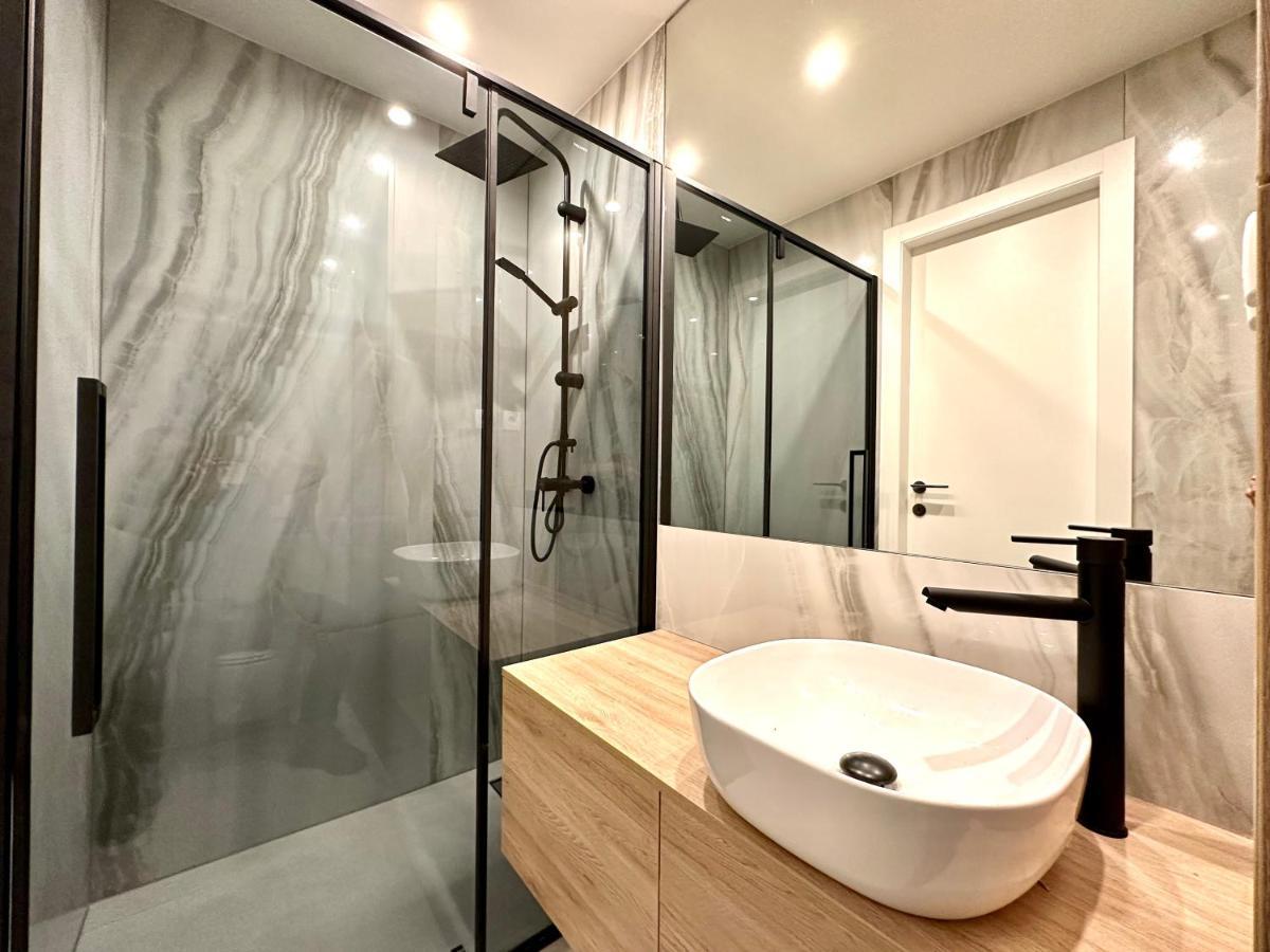 Damir Skomina Apartments Koper Bagian luar foto
