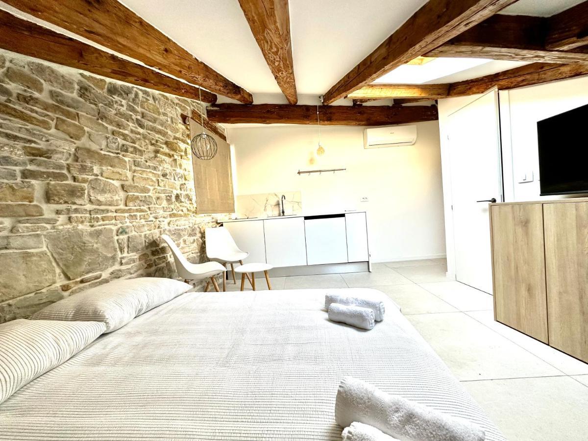 Damir Skomina Apartments Koper Bagian luar foto