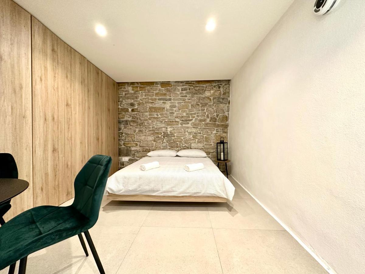 Damir Skomina Apartments Koper Bagian luar foto