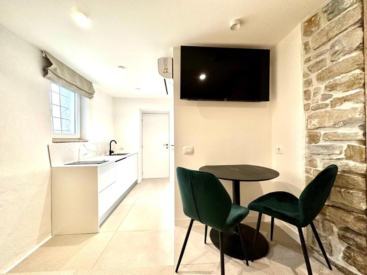 Damir Skomina Apartments Koper Bagian luar foto